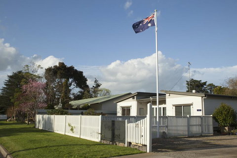 Coppards Rest - Accommodation Main Beach 1