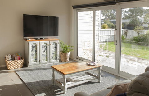 Coppards Rest - Accommodation Main Beach 3