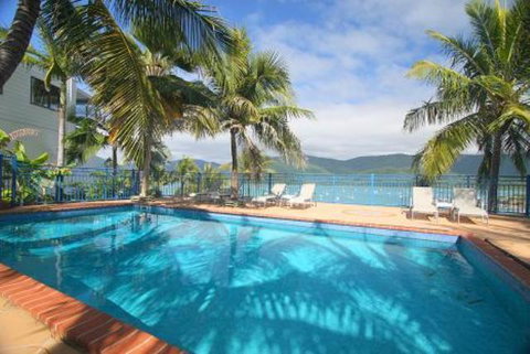 Coral Point Lodge - Accommodation Main Beach 0
