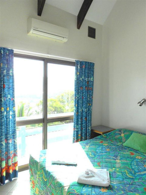 Coral Point Lodge - Accommodation Main Beach 3
