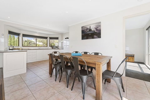 Coral Reef - Accommodation Main Beach 1
