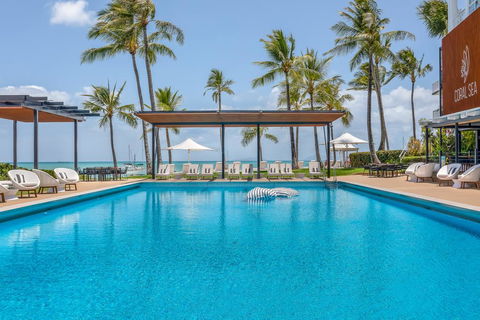 Coral Sea Marina Resort - Accommodation Main Beach 1