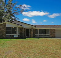 Corner Haven - family retreat with outdoor living - Accommodation Main Beach