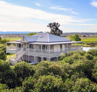 Cornwallis House - Accommodation Main Beach