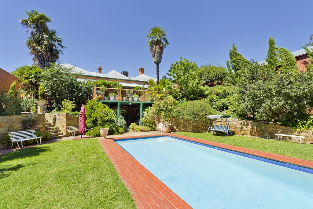 Logan VIC Accommodation Main Beach