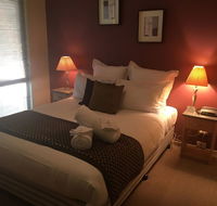 Cottage 1 Relax and Self Isolate in With Hot Tub - Accommodation Main Beach