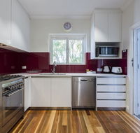 Cottesloe Beach Deluxe Apartment - Accommodation Main Beach