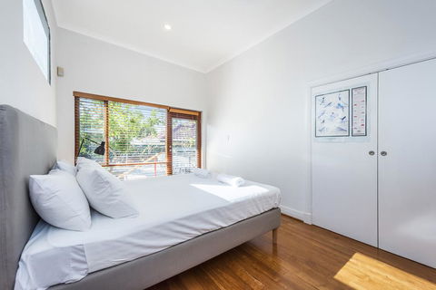 Cottesloe Eclectic House - Accommodation Main Beach 2