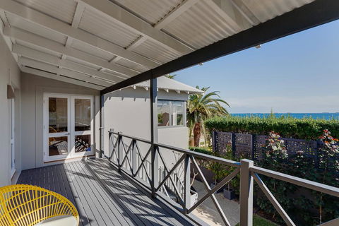 Cottesloe Executive Beach House - Accommodation Main Beach 1