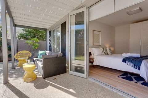 Cottesloe Executive Beach House - Accommodation Main Beach 2