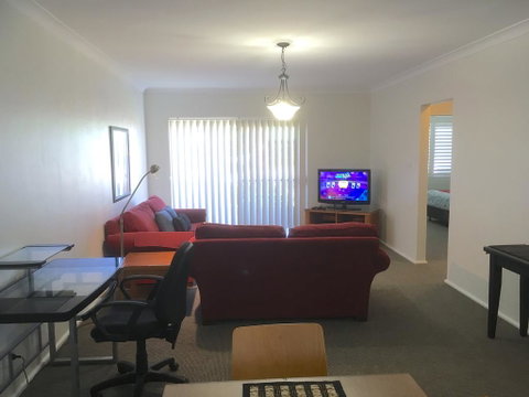 Country Apartments - Accommodation Main Beach 1