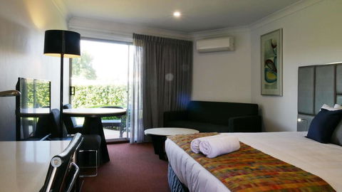 Country Capital Motel - Accommodation Main Beach 2