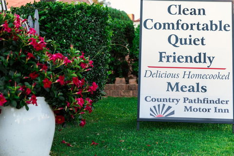 Country Pathfinder Motor Inn - Accommodation Main Beach 1