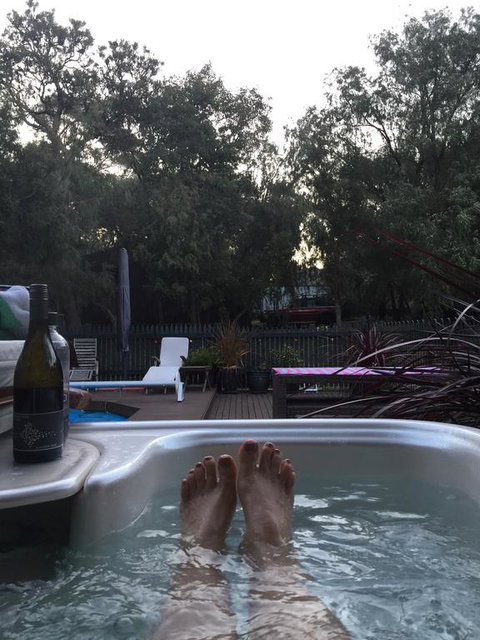Country Retreat On 1 Acre With Pool, Hot Tub Surrounded By Trees - Accommodation Main Beach 2