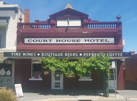 Courthouse Hotel - Accommodation Main Beach 0