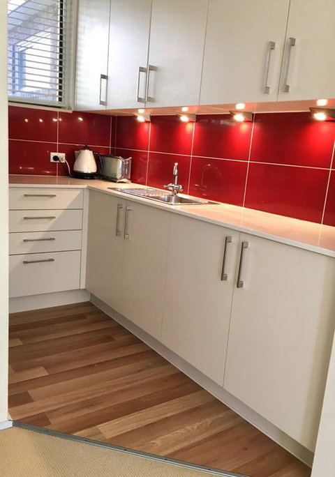 Cozy One Bedroom Apartment In Waverton - Accommodation Main Beach 3
