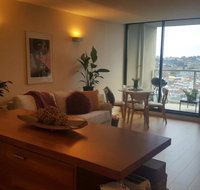 Cozy Shared Home on 11th Fl - own balcony - Accommodation Main Beach