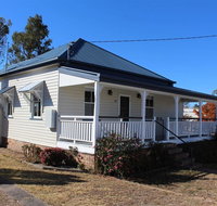 Creekview Cottage - 70 Lock Street - Accommodation Main Beach