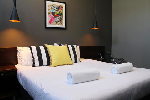 Criterion Hotel Sale - Accommodation Main Beach 3