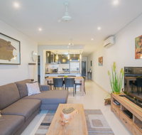 Crocs on Cavenagh - Accommodation Main Beach