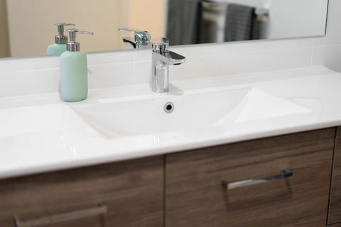 Crooked Lane Apartment - Accommodation Main Beach 1