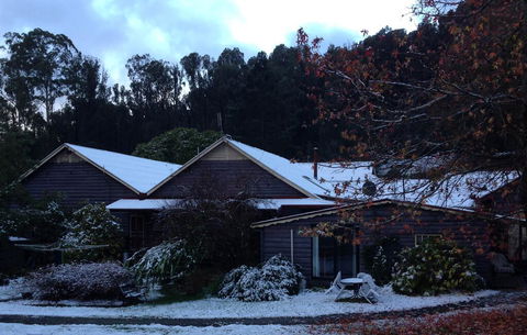 Crossways Country Inn - Accommodation Main Beach 3