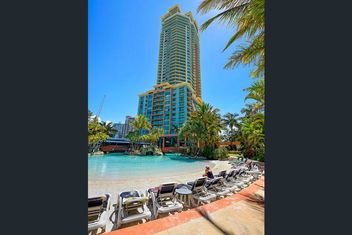 Crown Towers with Accommodation Main Beach