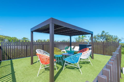 Cubby House - Accommodation Main Beach 2