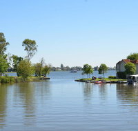Cypress Townhouse 17 - Mulwala - Accommodation Main Beach