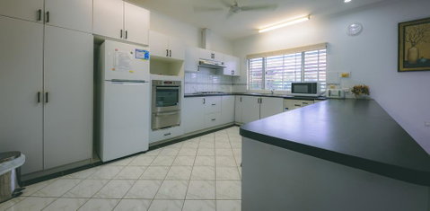 Darwin House - Accommodation Main Beach 1