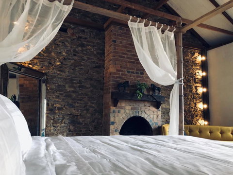 Dawesley Cottage - Accommodation Main Beach 2