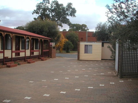 Daydream Motel And Apartments - Accommodation Main Beach 2