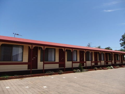 Daydream Motel And Apartments - Accommodation Main Beach 0