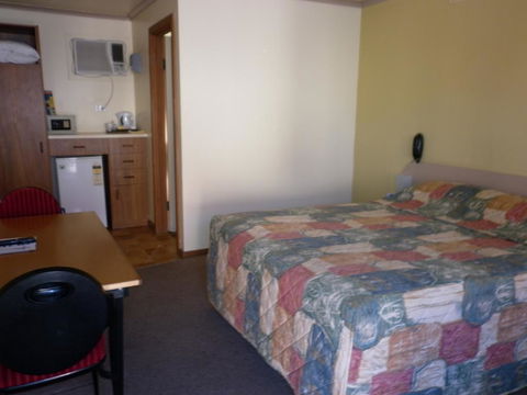 Daydream Motel And Apartments - Accommodation Main Beach 1
