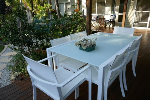 Deepdene - Accommodation Main Beach 2
