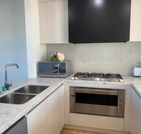 Delicate and Peaceful Bundoora Townhouse 10 - Accommodation Main Beach