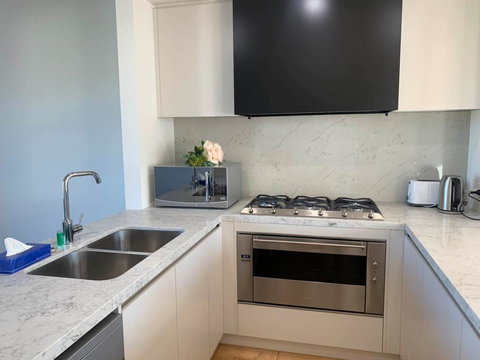 Delicate And Peaceful Bundoora Townhouse 10 - Accommodation Main Beach 0