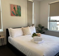 Delicate and Peaceful Bundoora Townhouse 11-R2 - Accommodation Main Beach