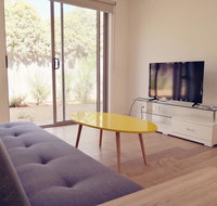Delicate and Peaceful Bundoora Townhouse 20-R4 - Accommodation Main Beach