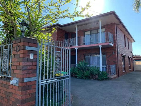 Delicate Bedroom In Bentleigh East - Accommodation Main Beach 2
