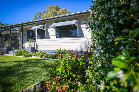 Dell-Lee Cottage - Accommodation Main Beach 0