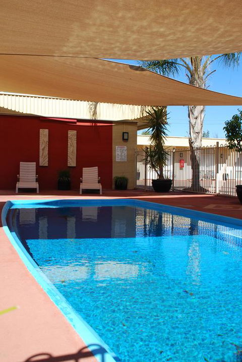 Desert Sand Motor Inn - Accommodation Main Beach 3