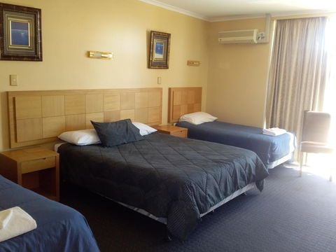 Desert Sand Motor Inn - Accommodation Main Beach 1
