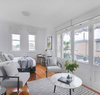 Designer styled studio in the heart of trendy Glebe - Accommodation Main Beach