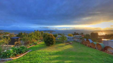 Discover Bruny Island Holiday Accommodation - Accommodation Main Beach 2