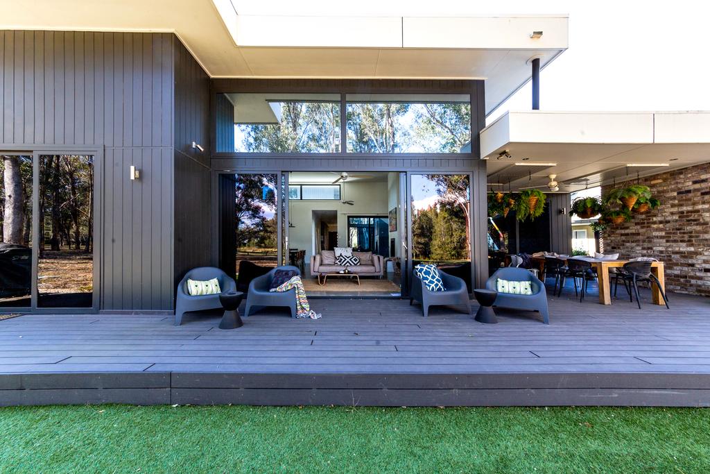 Wallalong NSW Accommodation Main Beach