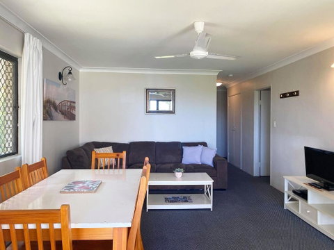 Dolphin View On South Esplanade - Accommodation Main Beach 3