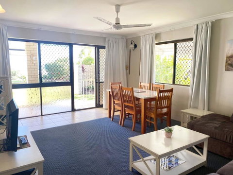 Dolphin View On South Esplanade - Accommodation Main Beach 2