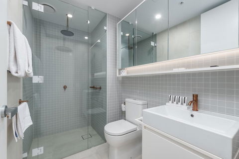 Domi Serviced Apartments - Accommodation Main Beach 0