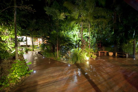 Dougies Backpackers Resort - Accommodation Main Beach 1